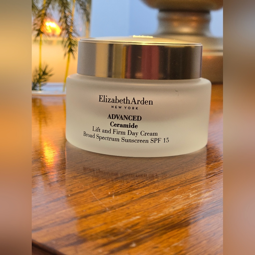 Elizabeth Arden Advanced Ceramide Day‎ Cream - Picture 2 of 8